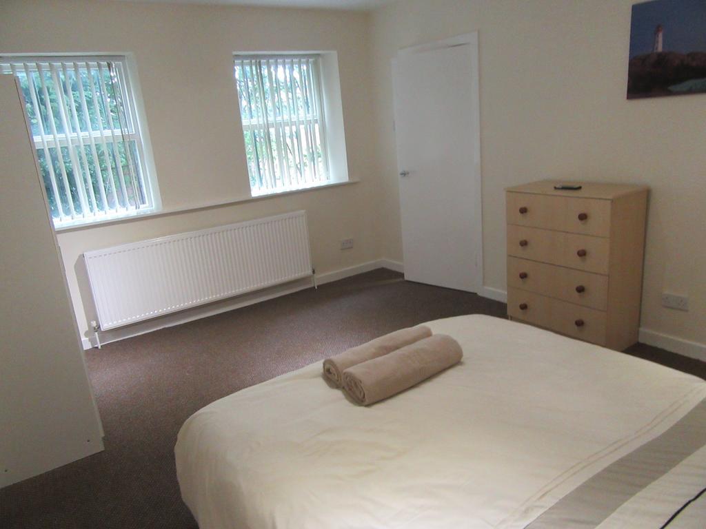 No 4 - Large 2 Bed Near Sefton Park And Lark Lane Daire Liverpool Dış mekan fotoğraf