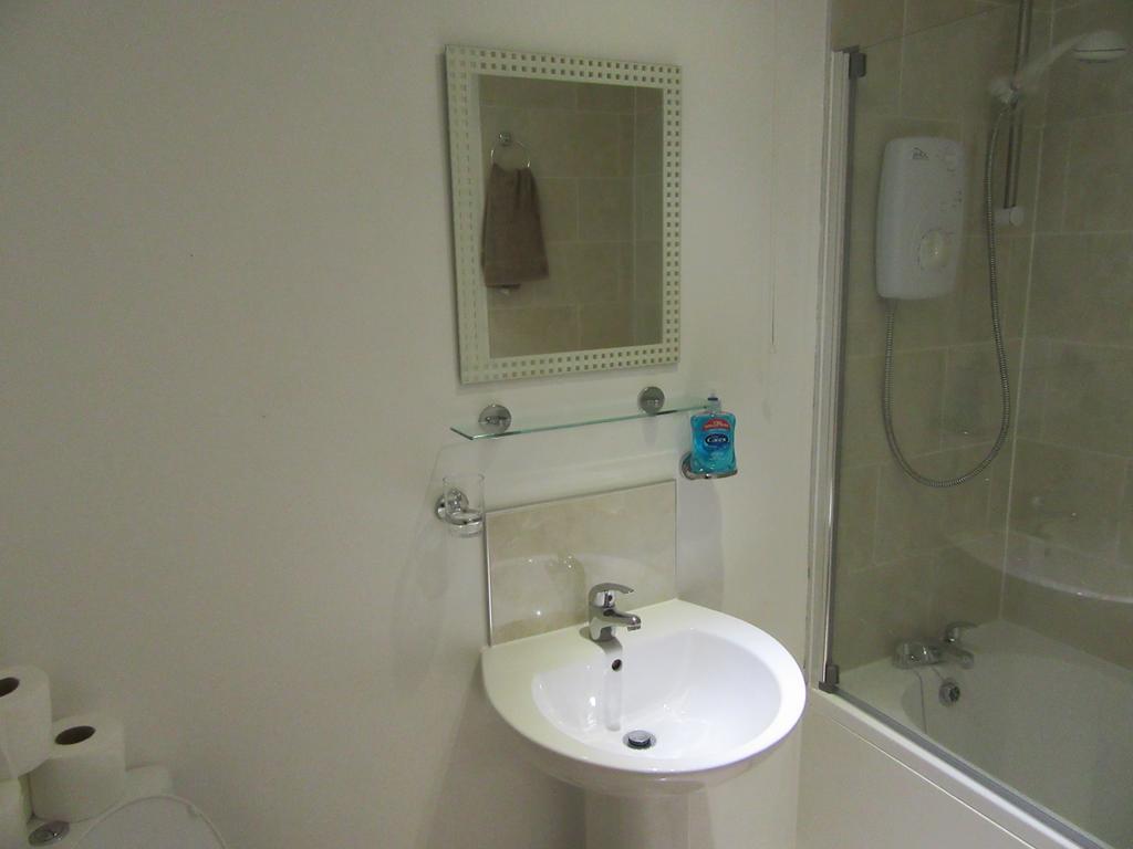No 4 - Large 2 Bed Near Sefton Park And Lark Lane Daire Liverpool Dış mekan fotoğraf