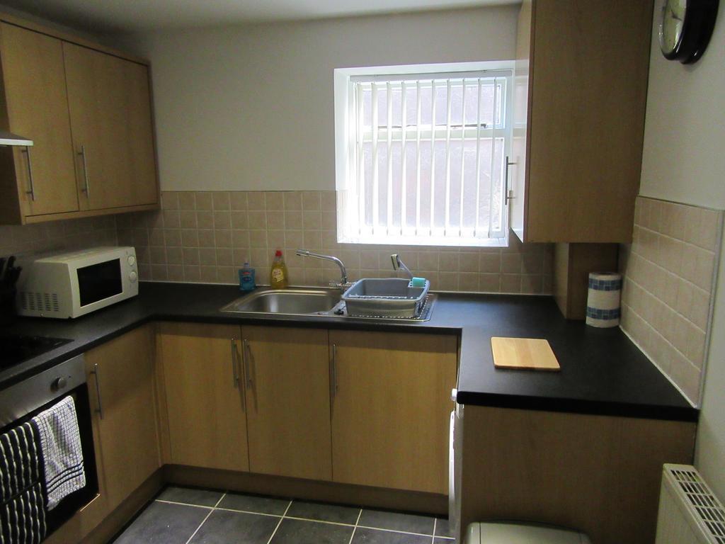 No 4 - Large 2 Bed Near Sefton Park And Lark Lane Daire Liverpool Dış mekan fotoğraf
