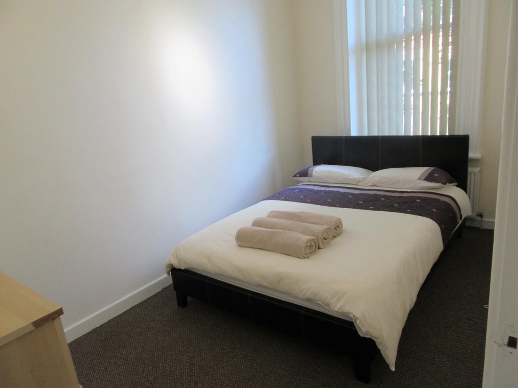 No 4 - Large 2 Bed Near Sefton Park And Lark Lane Daire Liverpool Dış mekan fotoğraf