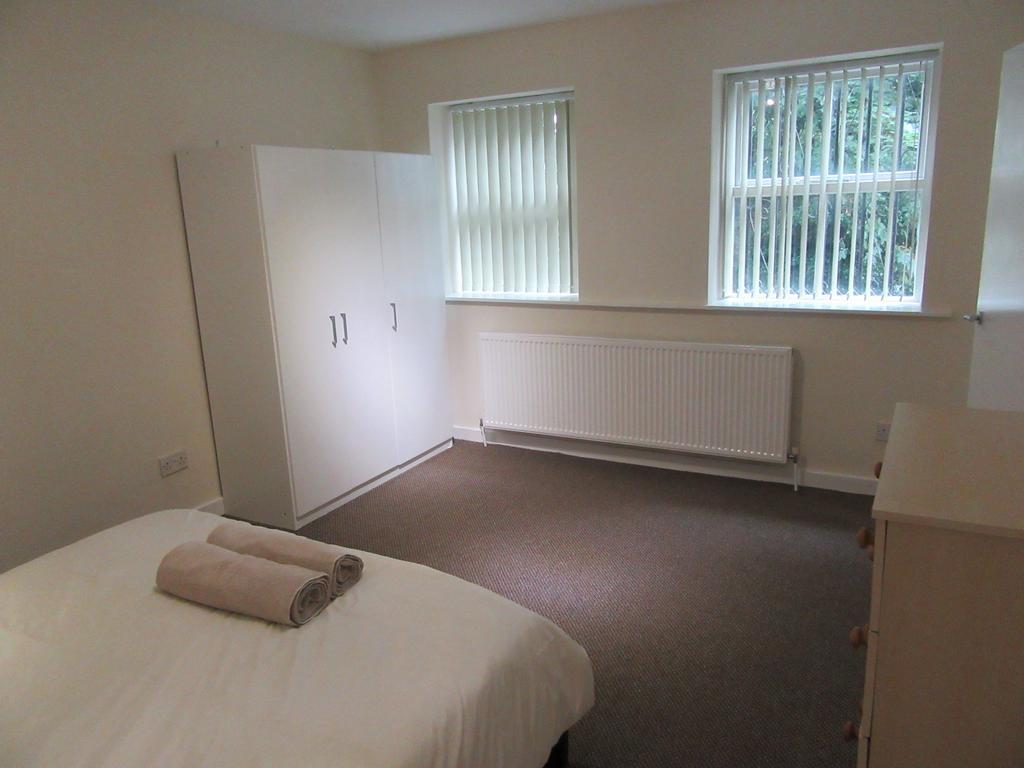 No 4 - Large 2 Bed Near Sefton Park And Lark Lane Daire Liverpool Dış mekan fotoğraf